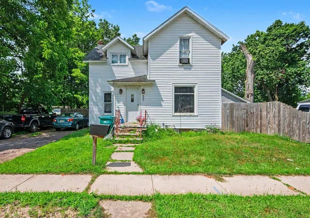 Photo 1 of Single family home for sale at 304 5th Avenue, Three Rivers, MI 49093 | MLS# 66026035459 | Listing updated on 2026-09-09