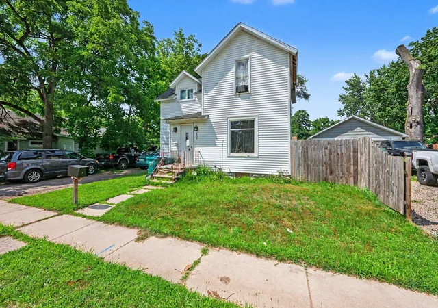 Photo 3 of Single family home for sale at 304 5th Avenue, Three Rivers, MI 49093 | MLS# 66026035459 | Listing updated on 2026-09-09
