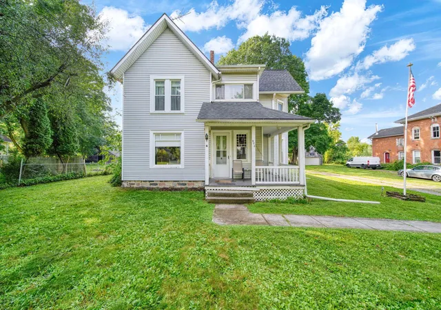 Photo 1 of Single family home for sale at 520 W Main St, Manchester, MI 48158 | MLS# 55026035463 | Listing updated on 2026-09-11