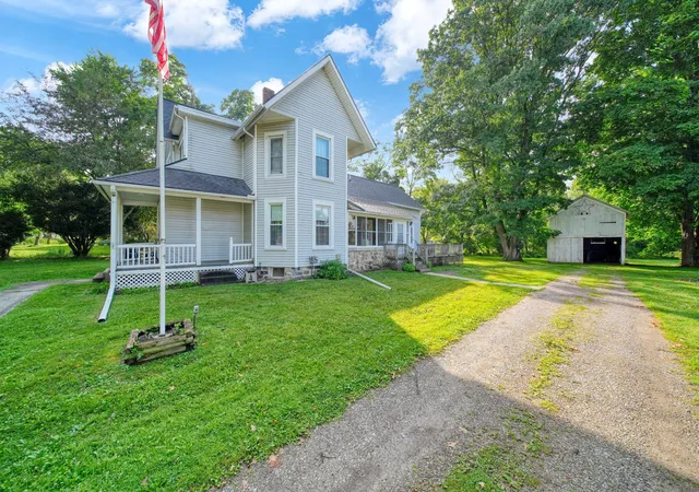 Photo 2 of Single family home for sale at 520 W Main St, Manchester, MI 48158 | MLS# 55026035463 | Listing updated on 2026-09-11