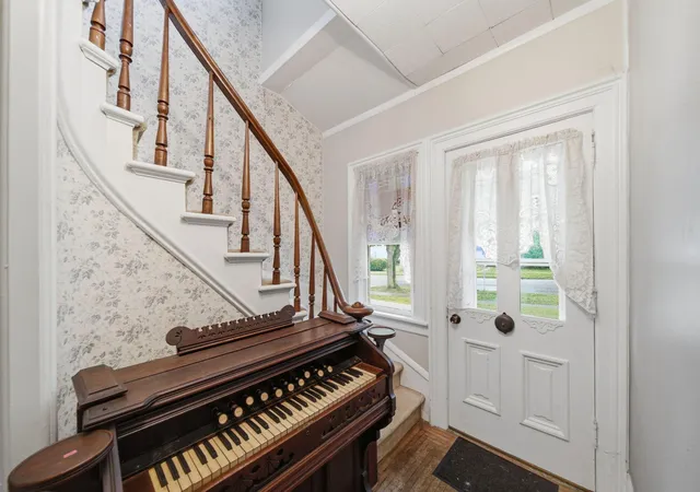 Photo 3 of Single family home for sale at 520 W Main St, Manchester, MI 48158 | MLS# 55026035463 | Listing updated on 2026-09-11