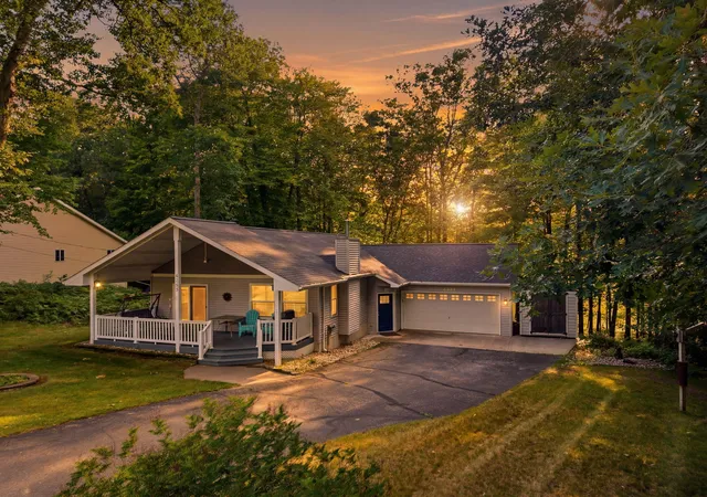 image of 8385 Alberta St, Stanwood, MI 49346 | MLS# 72026035470