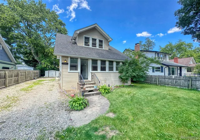 Photo 2 of Single family home for sale at 4258 Seeden St, Waterford, MI 48329 | MLS# 20261053258 | Listing updated on 2026-09-02