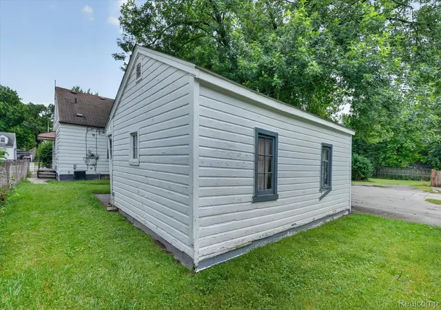 Photo 3 of Single family home for sale at 19209 Beaconsfield St, Harper Woods, MI 48225 | MLS# 20261053271 | Listing updated on 2026-10-16
