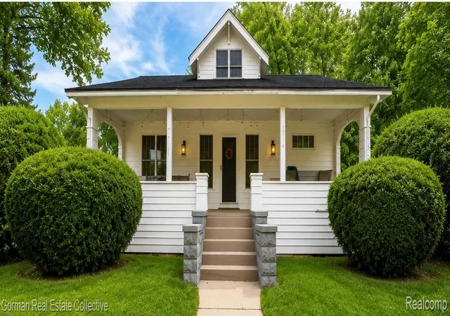 Photo 1 of Single family home for sale at 283 Phillips Ave, Clawson, MI 48017 | MLS# 20261053273 | Listing updated on 2026-07-18