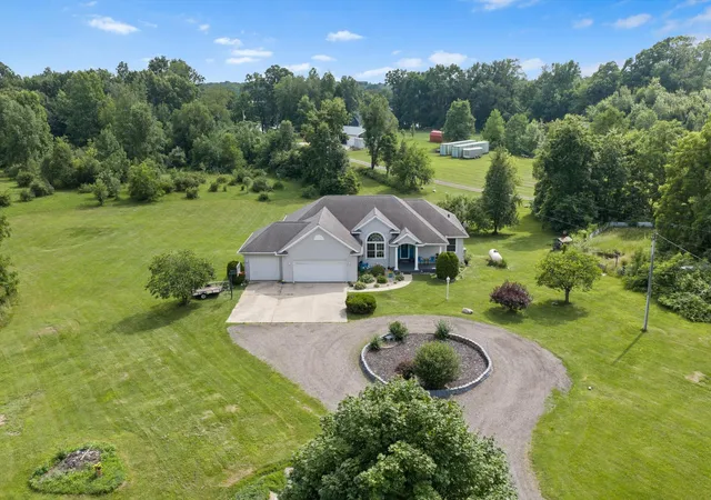 Photo 4 of Single family home for sale at 17883 Paradise Lake, Vandalia, MI 49095 | MLS# 69026035483 | Listing updated on 2026-08-26