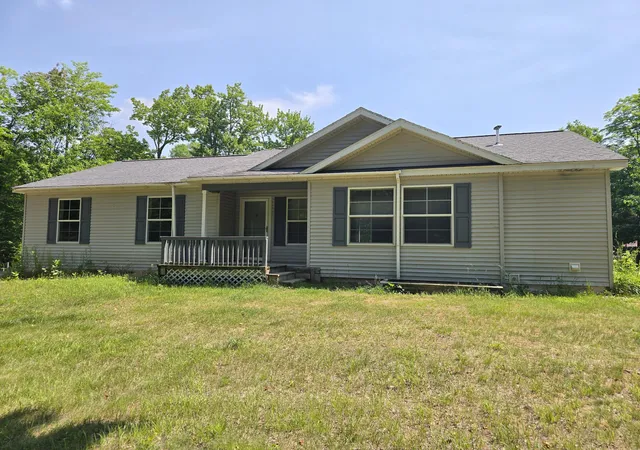 Photo 3 of Single family home for sale at 15133 S Kinross Rd, Kinross, MI 49752 | MLS# 55026035484 | Listing updated on 2026-07-12