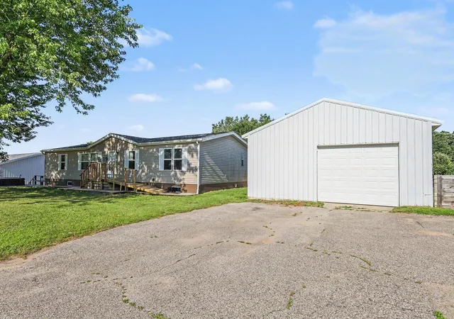 2nd image of 8691 S Elm Ave, Newaygo, MI 49337 | MLS# 66026035487