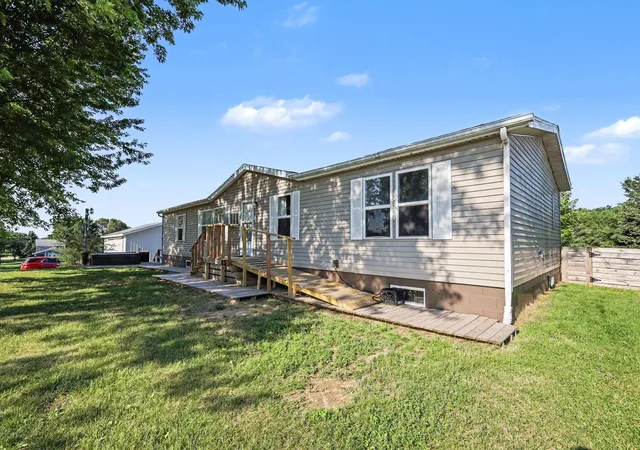 3rd image of 8691 S Elm Ave, Newaygo, MI 49337 | MLS# 66026035487