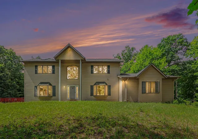 2nd image of 3071 W White Lake Dr, Whitehall, MI 49461 | MLS# 71026035495
