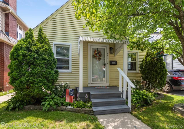 Photo 1 of Sale Pending at 483 Kings Hwy, Wyandotte, MI 48192 | MLS# 20261053305 | Listing updated on 2026-07-22