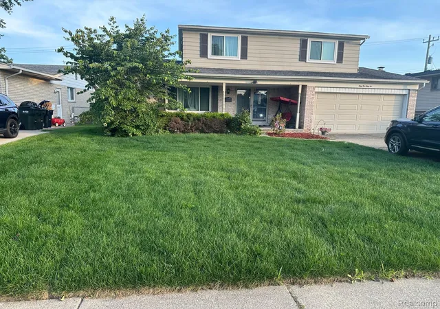 Photo 2 of Single family home for sale at 5256 Dickson Dr, Sterling Heights, MI 48310 | MLS# 20261053314 | Listing updated on 2026-09-14