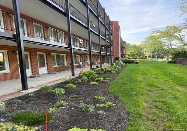 Photo 2 of Condo for sale at 2820 Woodslee Dr #301, Royal Oak, MI 48073 | MLS# 20261053320 | Listing updated on 2026-08-27