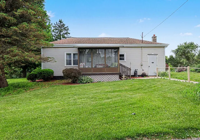 Photo 1 of Single family home for sale at 19647 L Dr N, Marshall, MI 49068 | MLS# 64026035503 | Listing updated on 2026-07-13