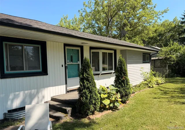 Photo 3 of Single family home for sale at 3110 N Jennings Rd, Flint, MI 48504 | MLS# 20261053333 | Listing updated on 2026-07-19