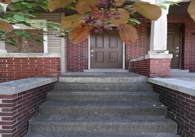 Listing Photo 2 - Condo for sale in building located at 7252 Saint Paul St, Detroit, MI 48214 - Unit #