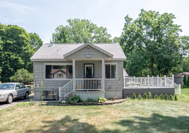 Photo 1 of Sale Pending at 20320 Shadyside St, Livonia, MI 48152 | MLS# 20261053339 | Listing updated on 2026-09-01