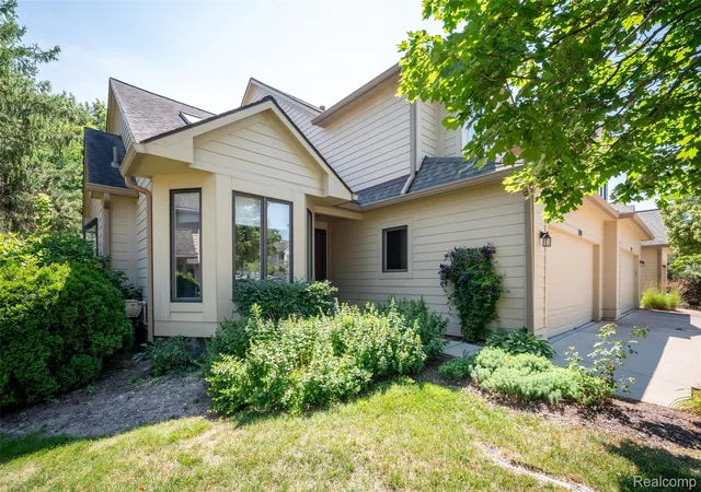 Photo 1 of Sale Pending at 2039 Bancroft Dr, Ann Arbor, MI 48108 | MLS# 20261053344 | Listing updated on 2026-09-10