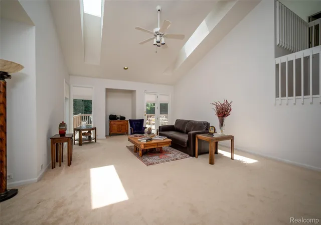 Listing Photo 5 - Condo for sale in building located at 2039 Bancroft Dr, Ann Arbor, MI 48108