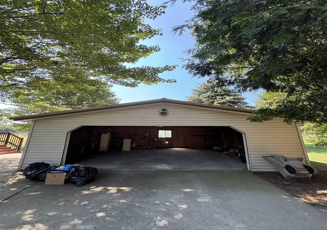 3rd image of 4088 Western Dr, Croswell, MI 48422 | MLS# 58050214570
