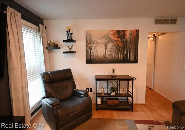 2nd image of 256 1st St, Rochester, MI 48307