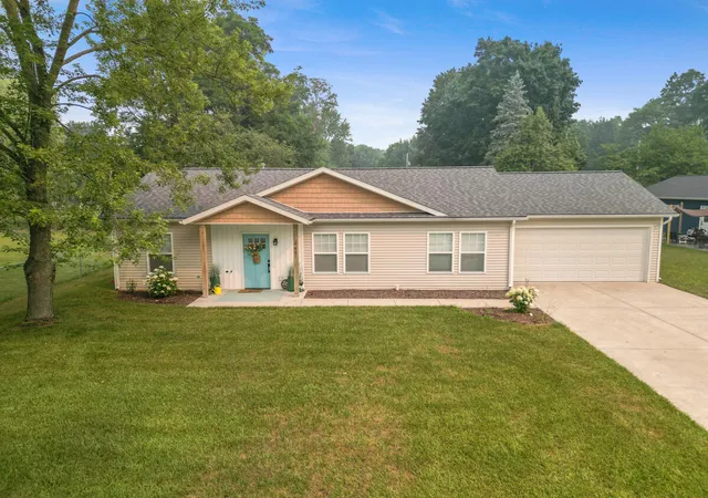 Photo 1 of Single family home for sale at 269 W Brooks St, Newaygo, MI 49337 | MLS# 72026035533 | Listing updated on 2026-09-09