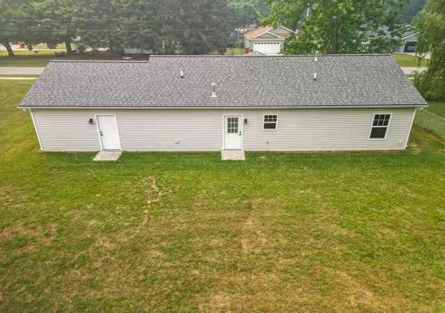 Photo 3 of Single family home for sale at 269 W Brooks St, Newaygo, MI 49337 | MLS# 72026035533 | Listing updated on 2026-09-09
