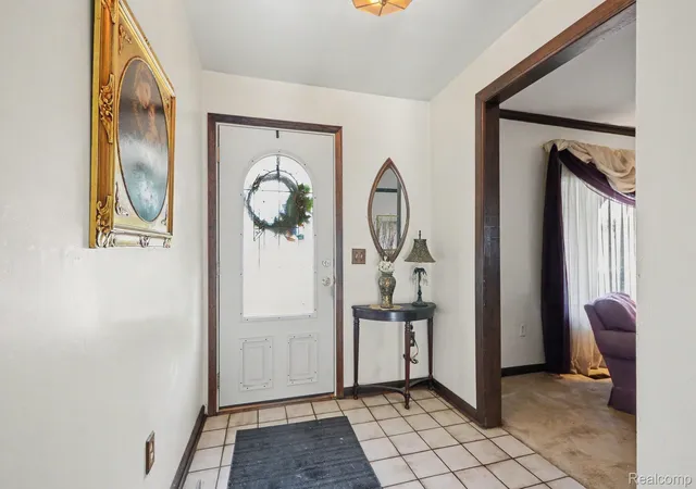 Photo 4 of Single family home for sale at 24730 Creekside Dr, Farmington Hills, MI 48336 | MLS# 20261053398 | Listing updated on 2026-09-09