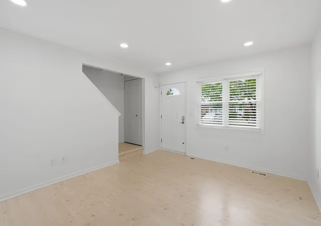 Photo 4 of Condo for sale at 45197 Kensington St, Utica, MI 48317 | MLS# 81026035536 | Listing updated on 2026-09-16
