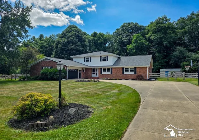 1st image of 3414 Caroline Dr, Jackson, MI 49203 | MLS# 57050214587