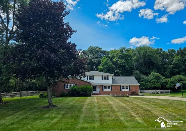 3rd image of 3414 Caroline Dr, Jackson, MI 49203 | MLS# 57050214587