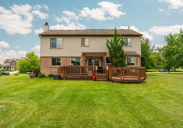 Photo 2 of Single family home for sale at 9128 Meadow View Ln, Saline, MI 48176 | MLS# 81026035543 | Listing updated on 2026-08-21