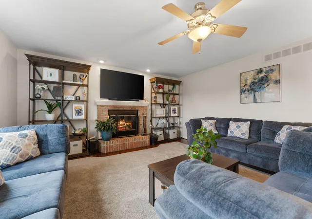Photo 4 of Single family home for sale at 9128 Meadow View Ln, Saline, MI 48176 | MLS# 81026035543 | Listing updated on 2026-08-21
