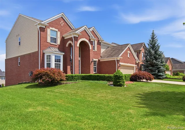 2nd image of 4853 Catalina Dr, Lake Orion, MI 48359 | MLS# 20261053421