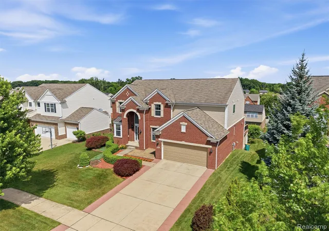 Photo 4 of Single family home for sale at 4853 Catalina Dr, Lake Orion, MI 48359 | MLS# 20261053421 | Listing updated on 2026-09-27