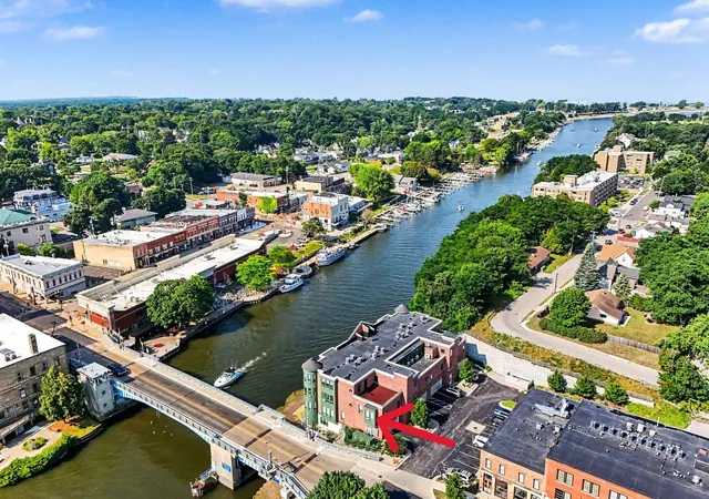 Photo 2 of Condo for sale at 80 Washington St #7, Manistee, MI 49660 | MLS# 67026035549 | Listing updated on 2026-09-11