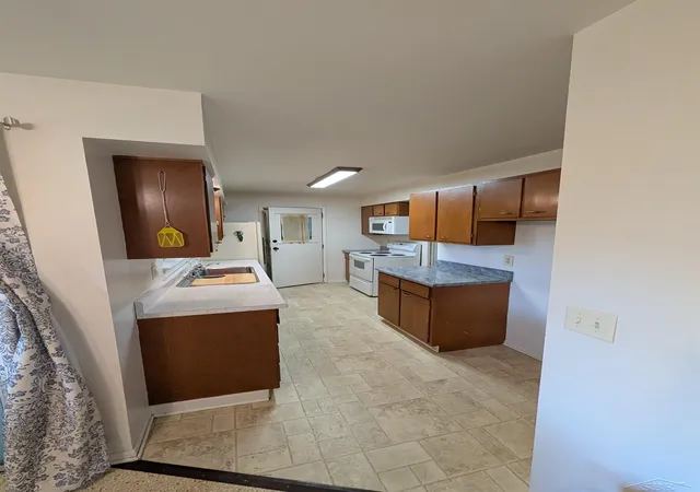 Photo 2 of Single family home for sale at 3323 Peale Dr, Saginaw, MI 48602 | MLS# 61050214597 | Listing updated on 2026-07-21