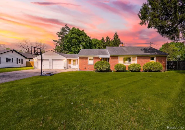 1st image of 2751 Marlington Rd, Waterford, MI 48329 | MLS# 20261053446