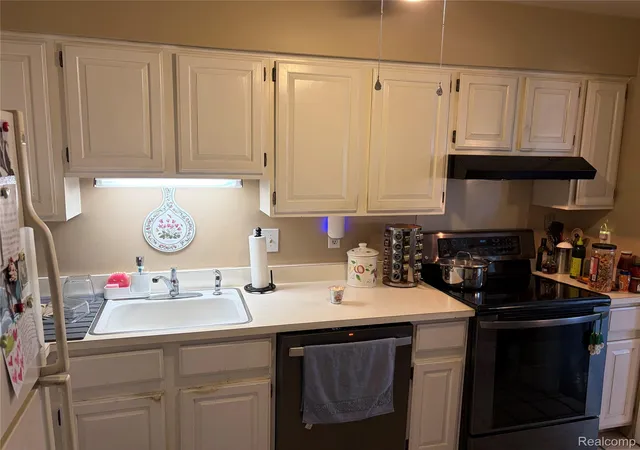 4th image of 30445 W 14 Mile Rd, Farmington Hills, MI 48334 | MLS# 20261053458