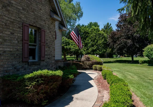 3rd image of 3106 Hunters Trl, Mount Pleasant, MI 48858 | MLS# 79080070979