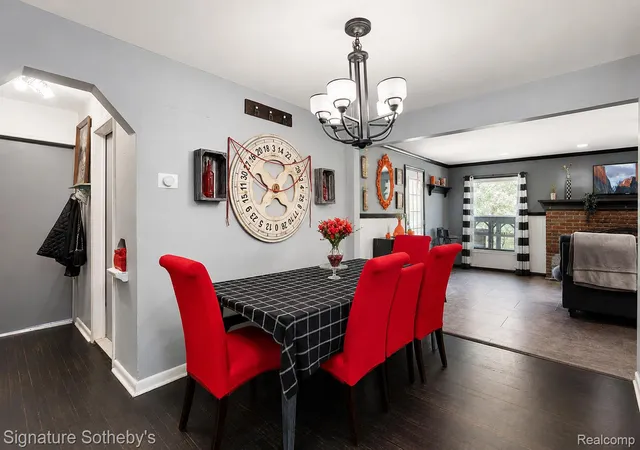 Photo 4 of Single family home for sale at 28300 Oakley St, Livonia, MI 48154 | MLS# 20261053485 | Listing updated on 2026-09-26