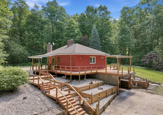 3rd image of 9940 N Vandermeulen Rd, Lake City, MI 49651 | MLS# 78080070981