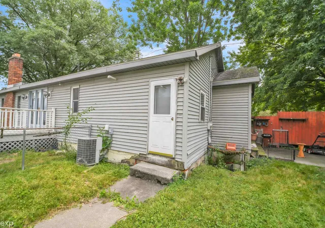 26th image of 702 Bay Rd, Bay City, MI 48706 | MLS# 58050214628
