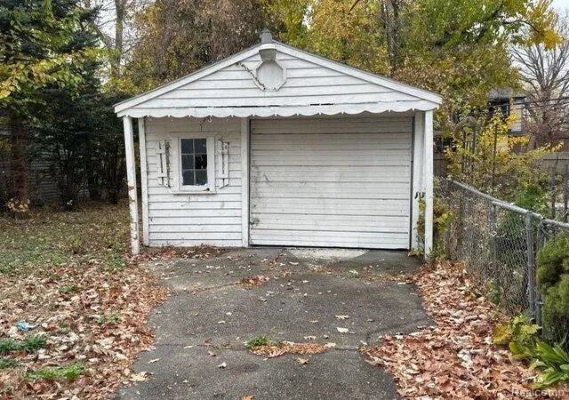 Photo 3 of Single family home for sale at 15860 Cruse St, Detroit, MI 48227 | MLS# 20261053522 | Listing updated on 2026-07-24