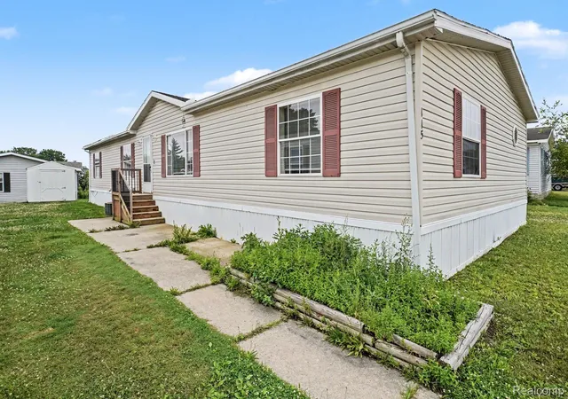 Photo 1 of Single family home for sale at 115 Fox Hound Ct, Grand Blanc, MI 48439 | MLS# 20261053545 | Listing updated on 2026-09-15