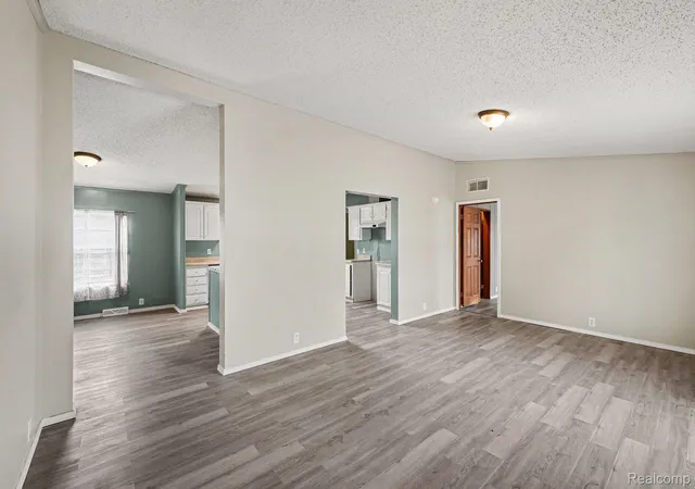 Photo 3 of Single family home for sale at 115 Fox Hound Ct, Grand Blanc, MI 48439 | MLS# 20261053545 | Listing updated on 2026-09-15