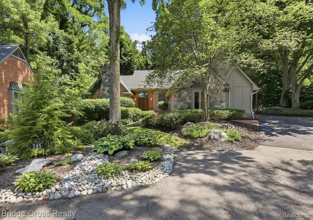Condo for sale at 249 Norcliff Dr, Bloomfield Hills, MI 48302 | MLS# 20261053547