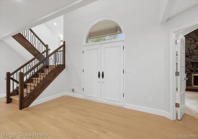 Listing Photo 4 - Condo for sale in building located at 249 Norcliff Dr, Bloomfield Hills, MI 48302