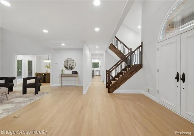 Listing Photo 5 - Condo for sale in building located at 249 Norcliff Dr, Bloomfield Hills, MI 48302