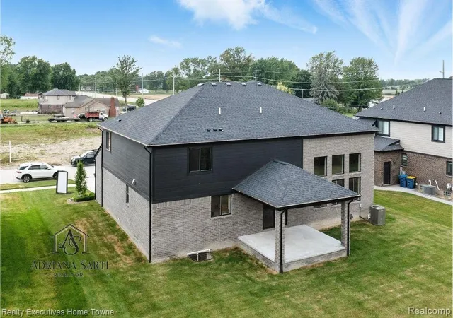 Photo 4 of Single family home for sale at 50931 Mistwood Dr, Macomb, MI 48042 | MLS# 20261053551 | Listing updated on 2026-07-14